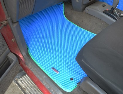 Ворсовые коврики на Toyota Hilux V 1988 - 1997 в Москве