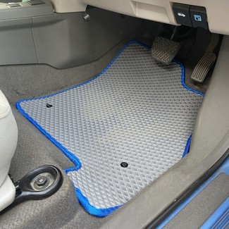Коврики на Nissan Leaf (ZE0) 2009 - 2012 в Москве
