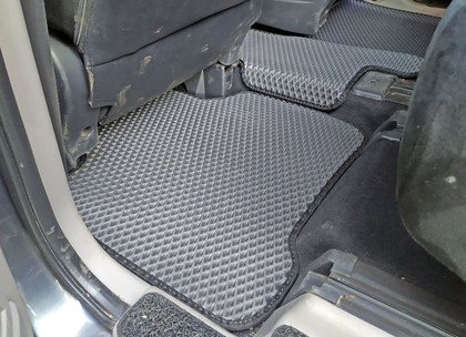 Коврики на Mitsubishi Grandis 2003 - 2009 в Москве