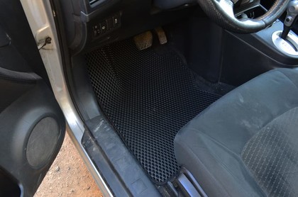 Коврики на Nissan X-Trail II 2007 - 2015 в Москве