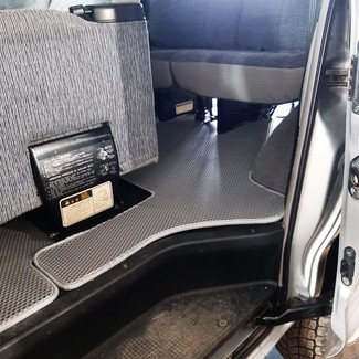Коврики на Mitsubishi Delica 4 1994 - 2007 в Москве