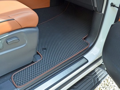 Коврики на Infiniti QX56 II 2010 - 2014 в Москве