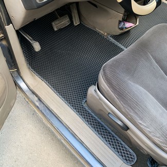 Коврики на Chrysler Town and Country IV короткая база 2000 - 2007 в Москве