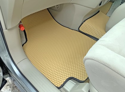 Ворсовые коврики на Toyota Estima III 2006 - 2019 в Москве