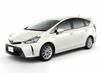 Коврики на Toyota Prius Alpha 2011 - 2021 в Москве