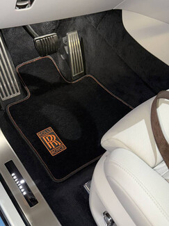 Ворсовые коврики на Rolls-Royce Cullinan 2018 - 2026 в Москве Ворсовые коврики на Rolls-Royce Cullinan 2018 - 2026 в Москве