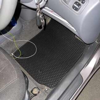 Ворсовые коврики на Toyota Vitz I 1998 - 2005 в Москве Ворсовые коврики на Toyota Vitz I 1998 - 2005 в Москве