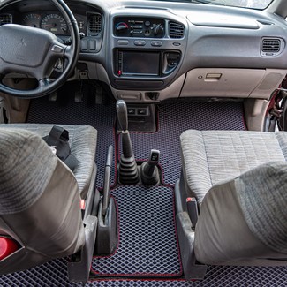 Коврики на Mitsubishi Space Gear 1994 - 2007 в Москве