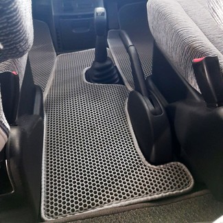 Коврики на Mitsubishi Delica 4 1994 - 2007 в Москве