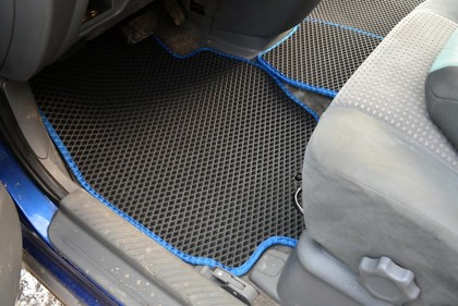 Ворсовые коврики на Mazda MPV II 1999 - 2006 в Москве