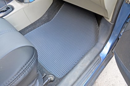 Ворсовые коврики на Toyota Yaris II 2005 - 2011 в Москве