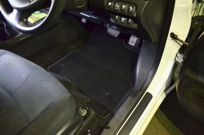 Коврики на Nissan Leaf (AZE0) 2012 - 2017 в Москве