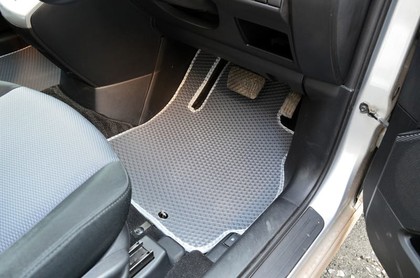 Коврики на Mazda Premacy II 2005 - 2010 в Москве