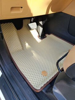 EVA коврики на KIA Carnival IV 7 мест с оттоманками 2020 - 2025 в Москве EVA коврики на KIA Carnival IV 7 мест с оттоманками 2020 - 2025 в Москве