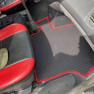 Коврики на Mitsubishi Space Gear 1994 - 2007 в Москве Коврики на Mitsubishi Space Gear 1994 - 2007 в Москве