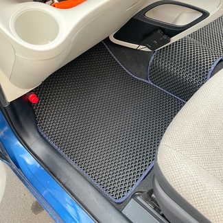 Ворсовые коврики на Toyota Sienta II 2015 - 2022 в Москве