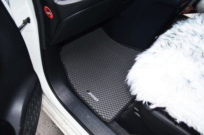 Коврики на Toyota Voxy (R80) 2014 - 2021 в Москве