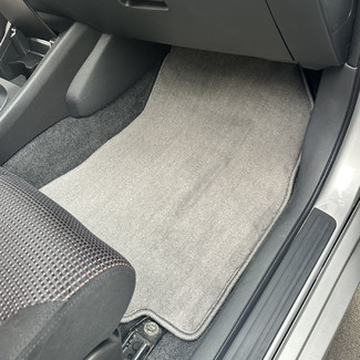 Ворсовые коврики на Nissan Tiida (C11) 2004 - 2014 в Москве
