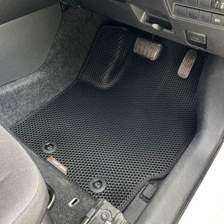 Ворсовые коврики на Toyota Yaris IV 2019 - 2025 в Москве