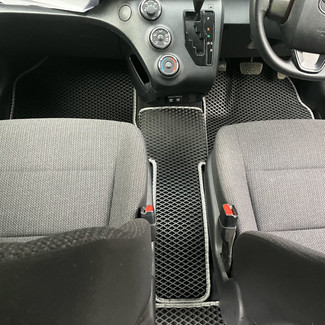 Ворсовые коврики на Toyota Sienta II 2015 - 2022 в Москве