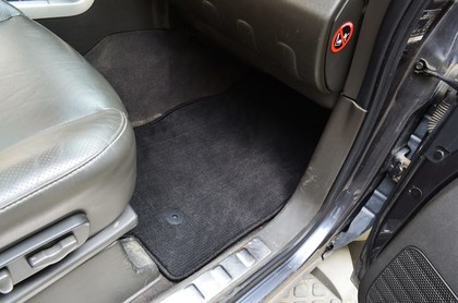 Ворсовые коврики на Nissan Navara III 2004 - 2015 в Москве