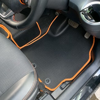 Ворсовые коврики на Toyota Sienta II 2015 - 2022 в Москве