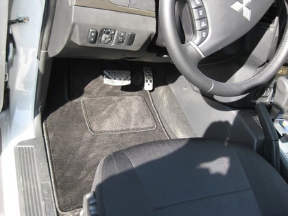 Коврики на Mitsubishi Pajero IV 2006 - 2021 в Москве