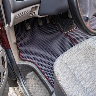 Коврики на Mitsubishi Space Gear 1994 - 2007 в Москве