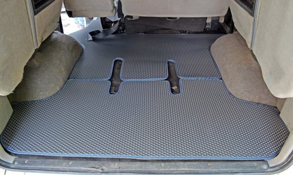 Коврики на Mitsubishi Delica 4 1994 - 2007 в Москве