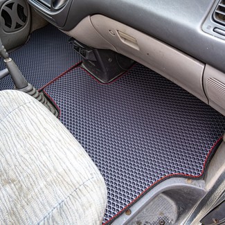 Коврики на Mitsubishi Space Gear 1994 - 2007 в Москве