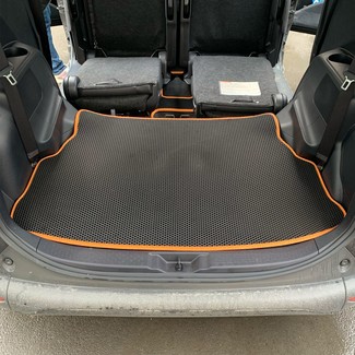 Ворсовые коврики на Toyota Sienta II 2015 - 2022 в Москве