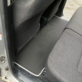 Ворсовые коврики на Toyota Sienta II 2015 - 2022 в Москве