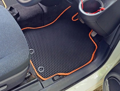 Ворсовые коврики на Toyota Sienta II 2015 - 2022 в Москве
