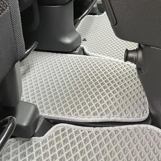 Ворсовые коврики на Nissan Serena (C26) 2010 - 2016 в Москве