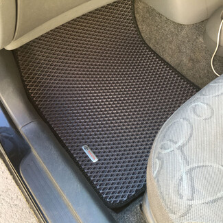 Ворсовые коврики на Toyota Vitz I 1998 - 2005 в Москве Ворсовые коврики на Toyota Vitz I 1998 - 2005 в Москве